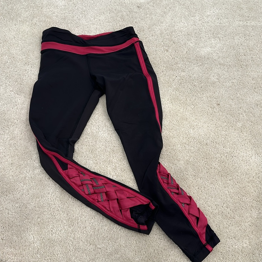 Black/red lululemon leggings